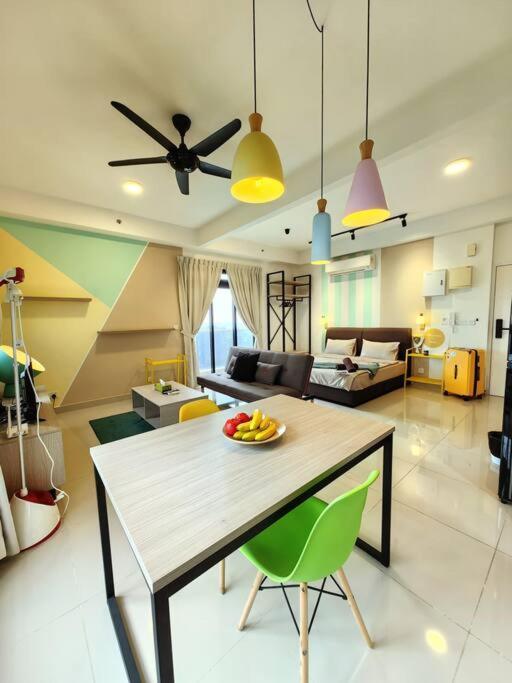 3713 Meridin Sovo Couple Legoland Netflix Bystay Nusajaya (Iskandar Puteri)