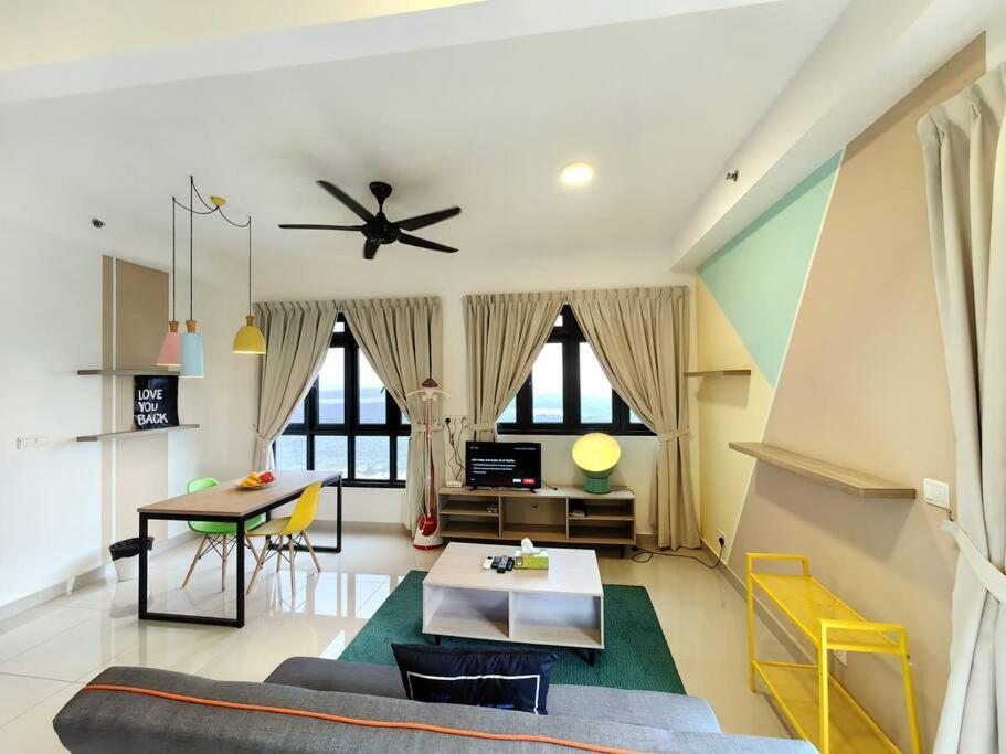 3713 Meridin Sovo Couple Legoland Netflix Bystay Nusajaya (Iskandar Puteri)