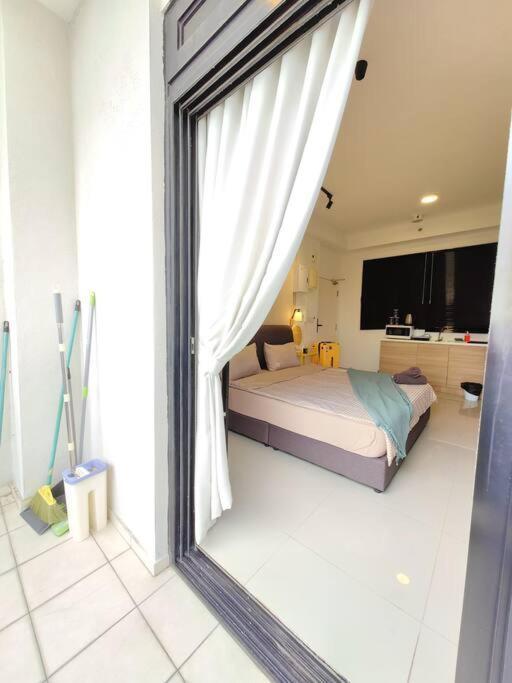 Apartment 3713 Meridin Sovo Couple Legoland Netflix Bystay