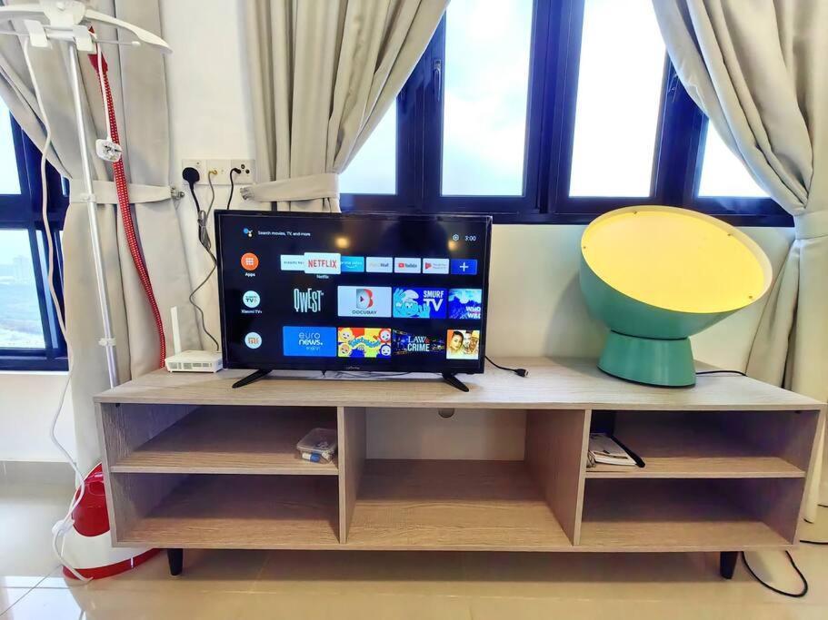 Apartment 3713 Meridin Sovo Couple Legoland Netflix Bystay Nusajaya (Iskandar Puteri)