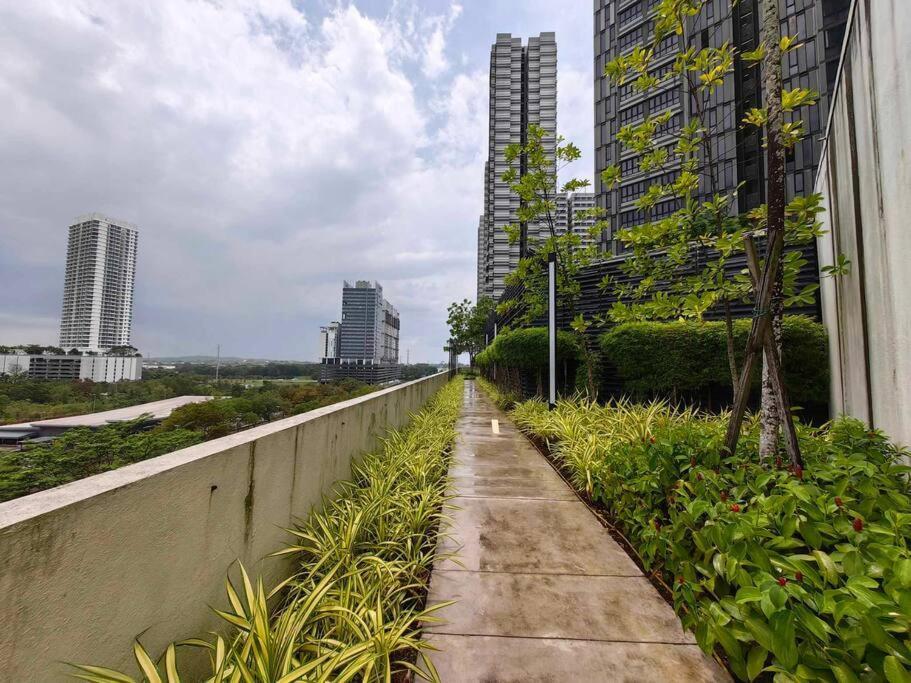 3713 Meridin Sovo Couple Legoland Netflix Bystay Apartment